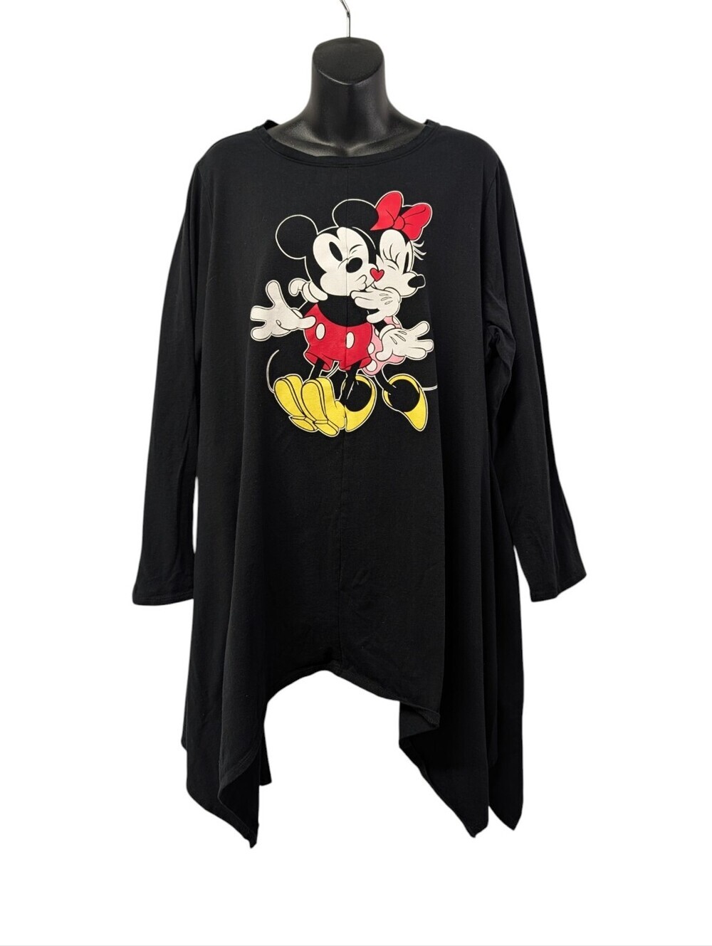 Disney Mickey Minnie Mouse Kissing Graphic Hanky Hem Tunic Top Black 1X